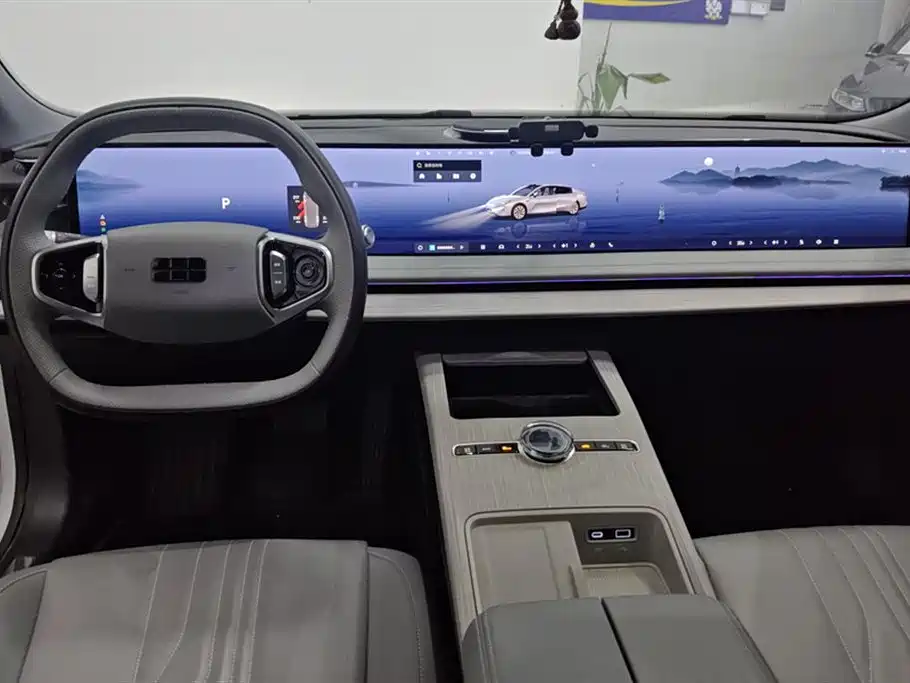 GEELY GALAXY GALAXY E8