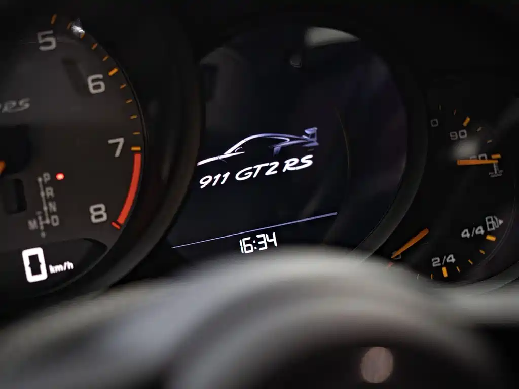 Porsche 911 2018 GT2 RS 3.8T