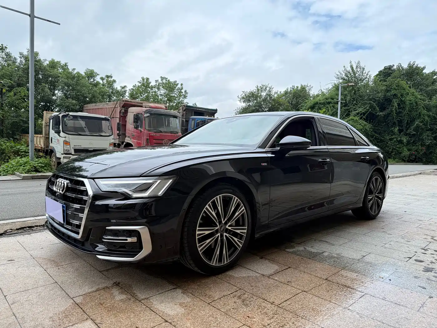 奥迪A6L 2025款 45 TFSI 臻选动感型 2025