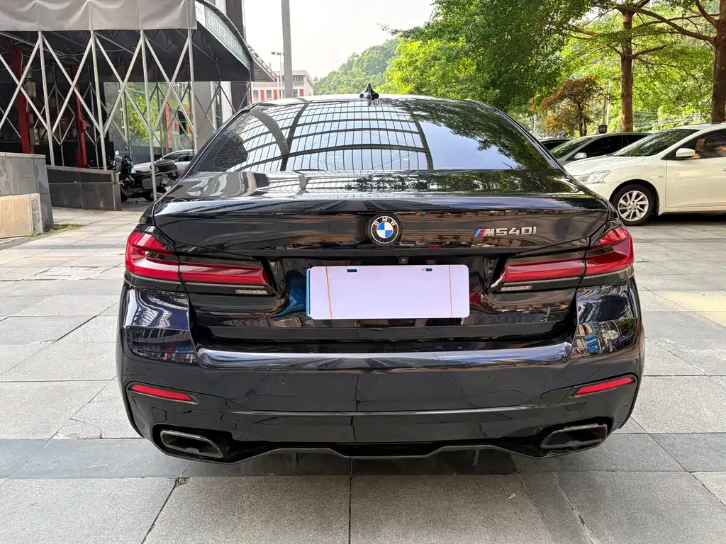 BMW 5 Series (Import) — миниатюра 10