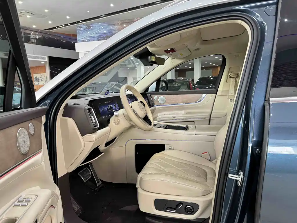 AITO ASK THE WORLD M9