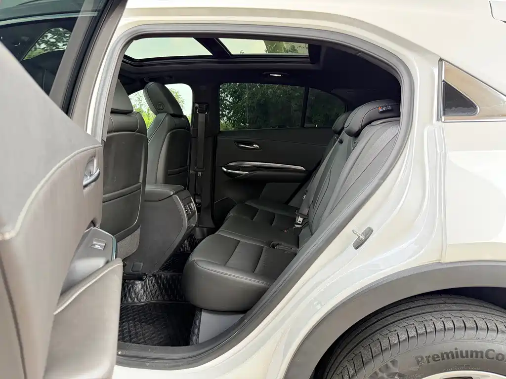 Cadillac XT4 — миниатюра 15