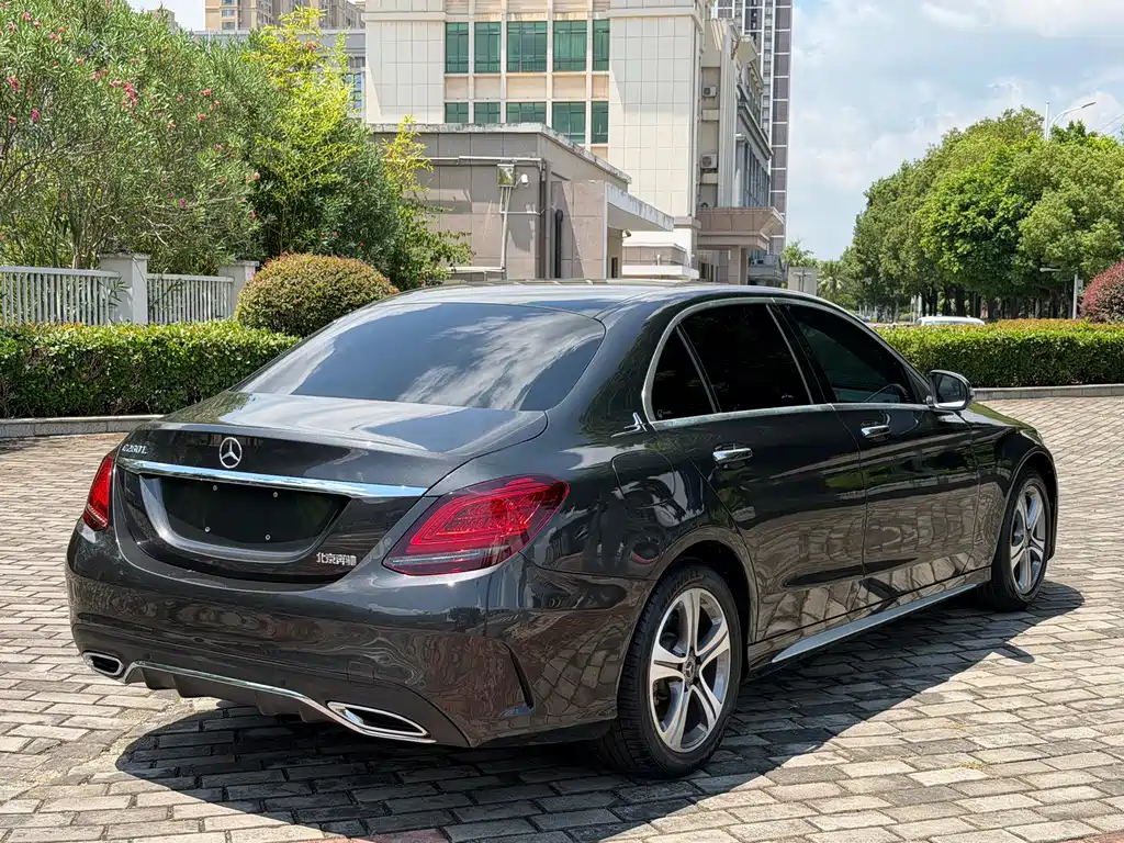 Mercedes-Benz C-Class — миниатюра 12