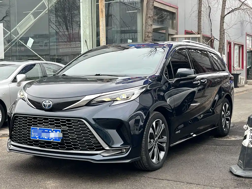 Toyota Granvia 2023