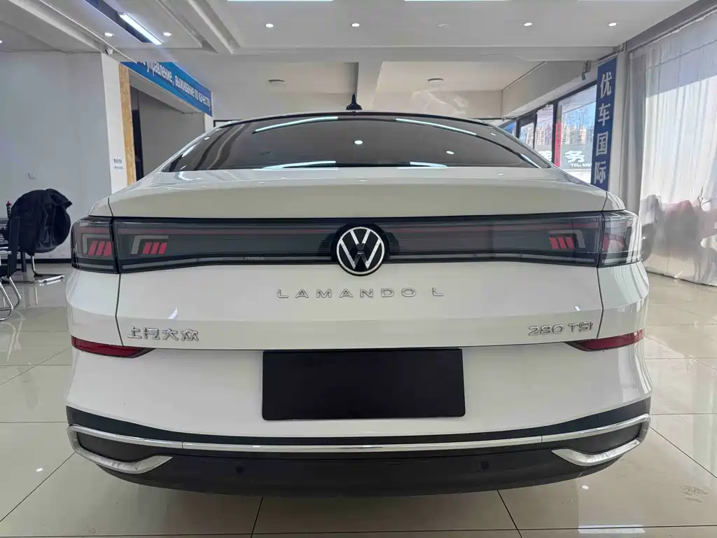 VOLKSWAGEN LINGDU
