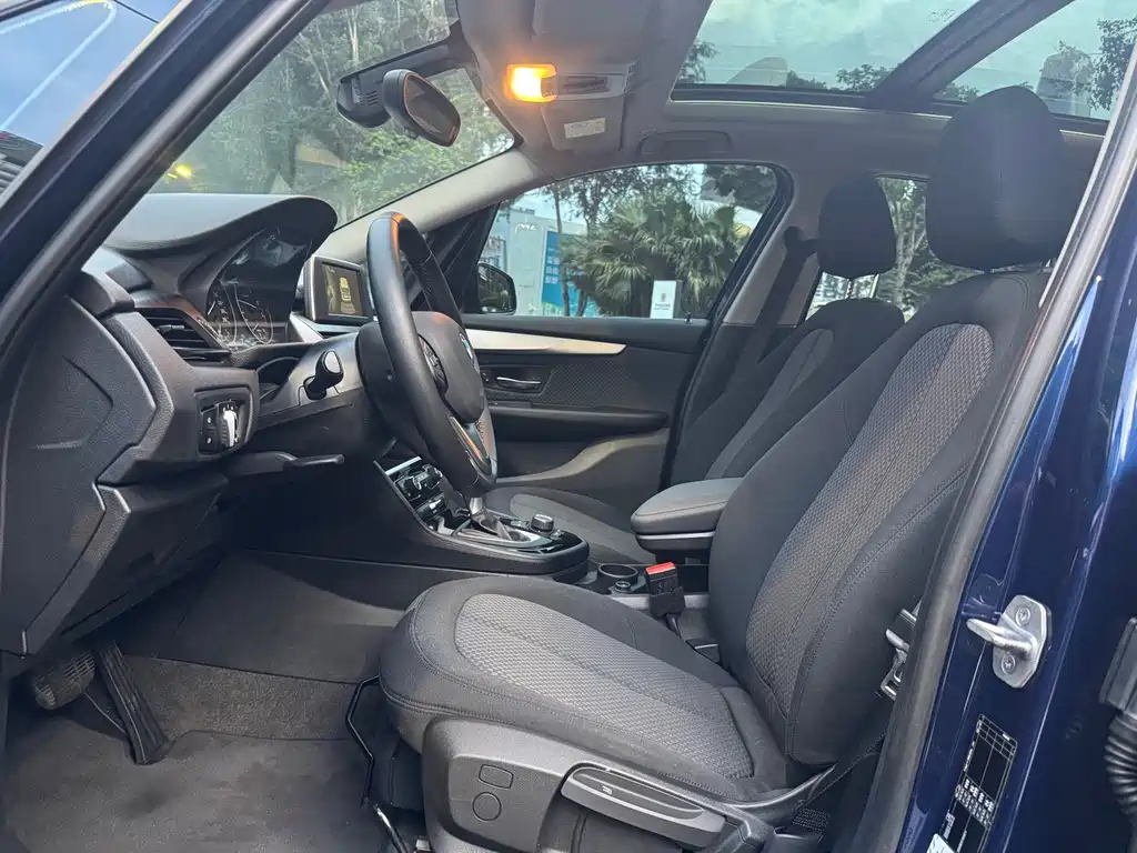BMW 2 Series Active Tourer — миниатюра 8