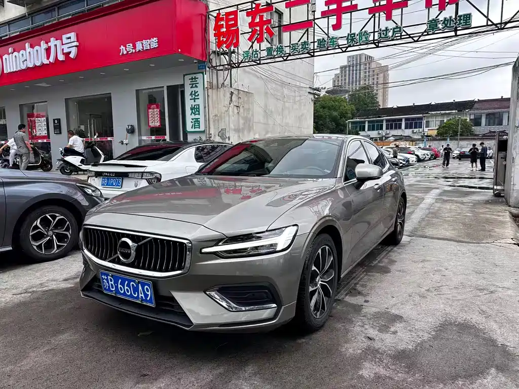 Купить Volvo S60