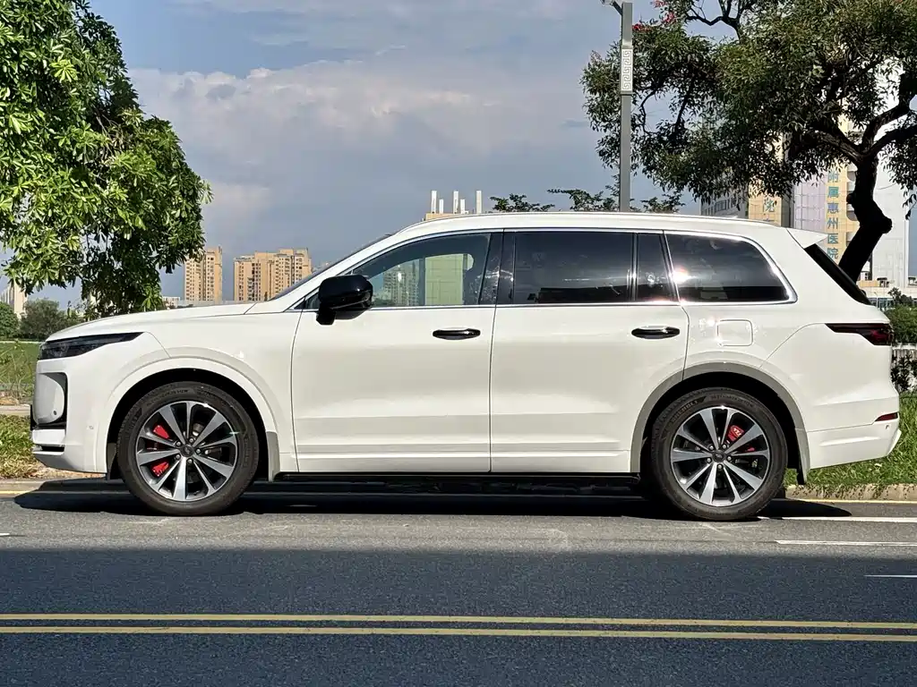 Li Auto Li ONE — миниатюра 2