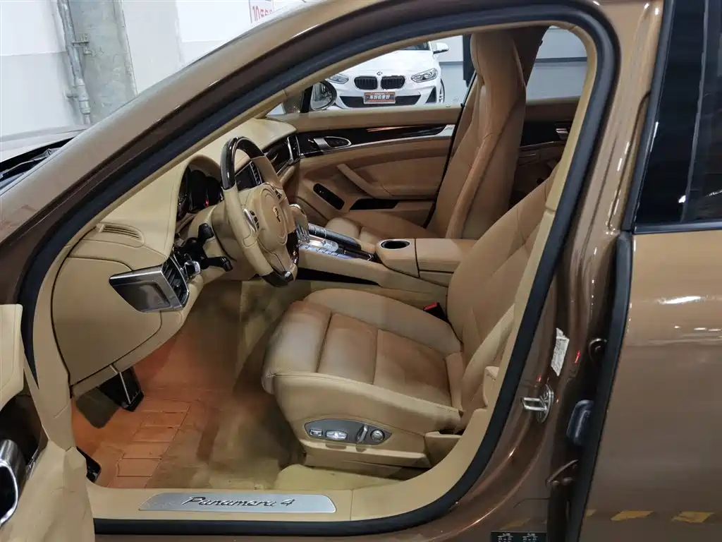 Porsche Panamera 2014 Panamera 4 3.0T