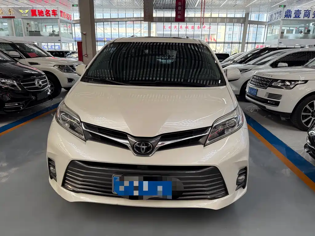 TOYOTA SIENNA