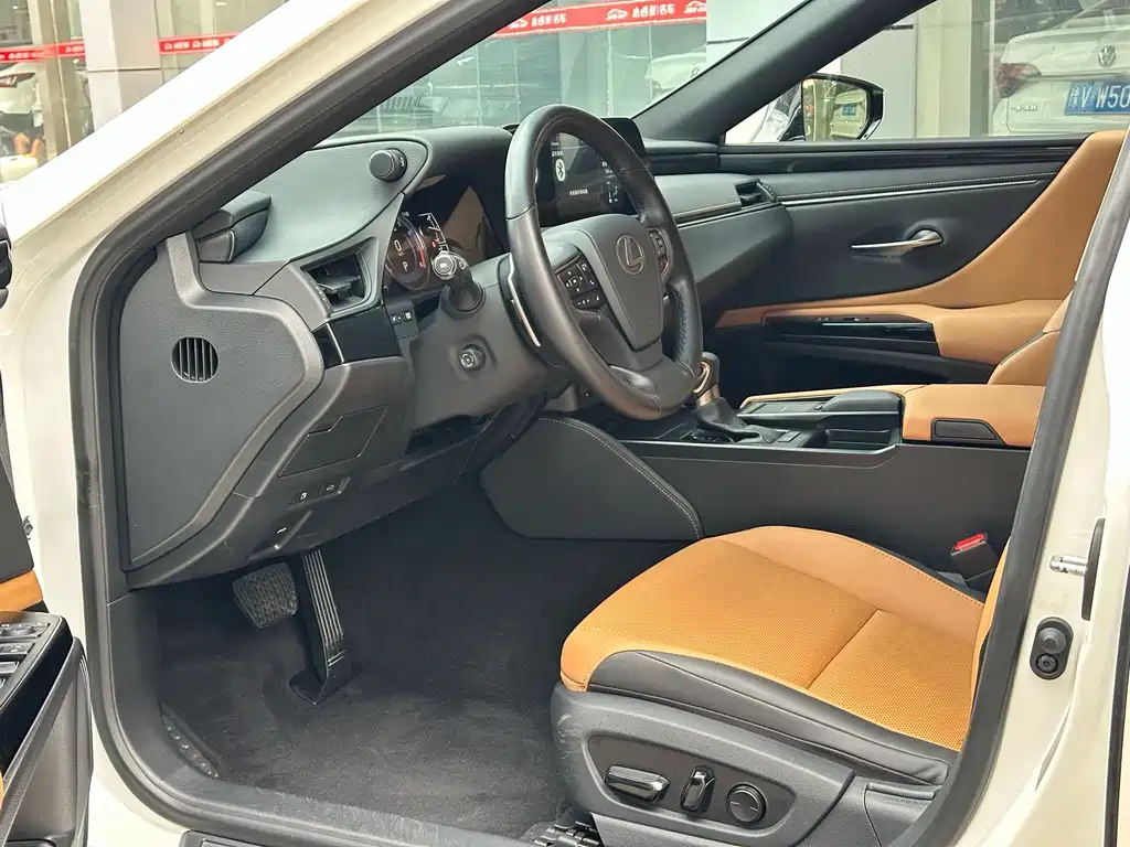 Lexus ES — миниатюра 7