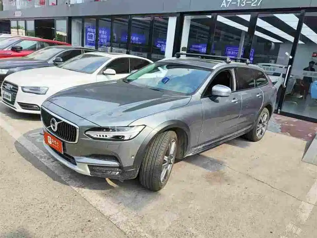 Volvo V90 2017 Cross Country T5 AWD Smart Supreme Edition