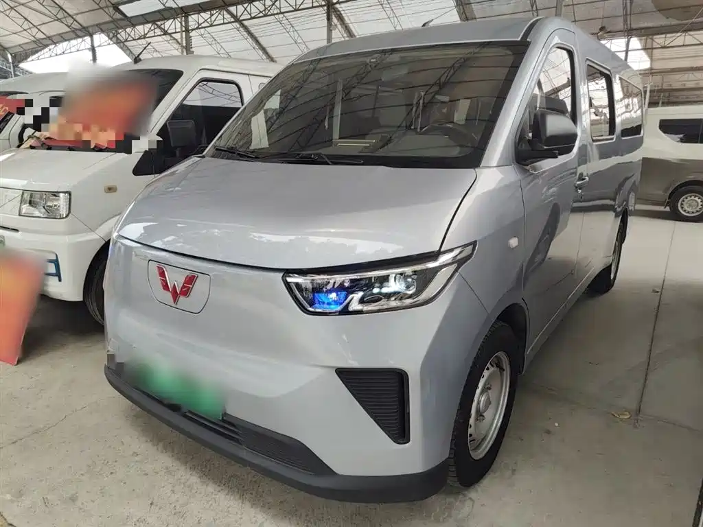 Wuling Yangguang 2025