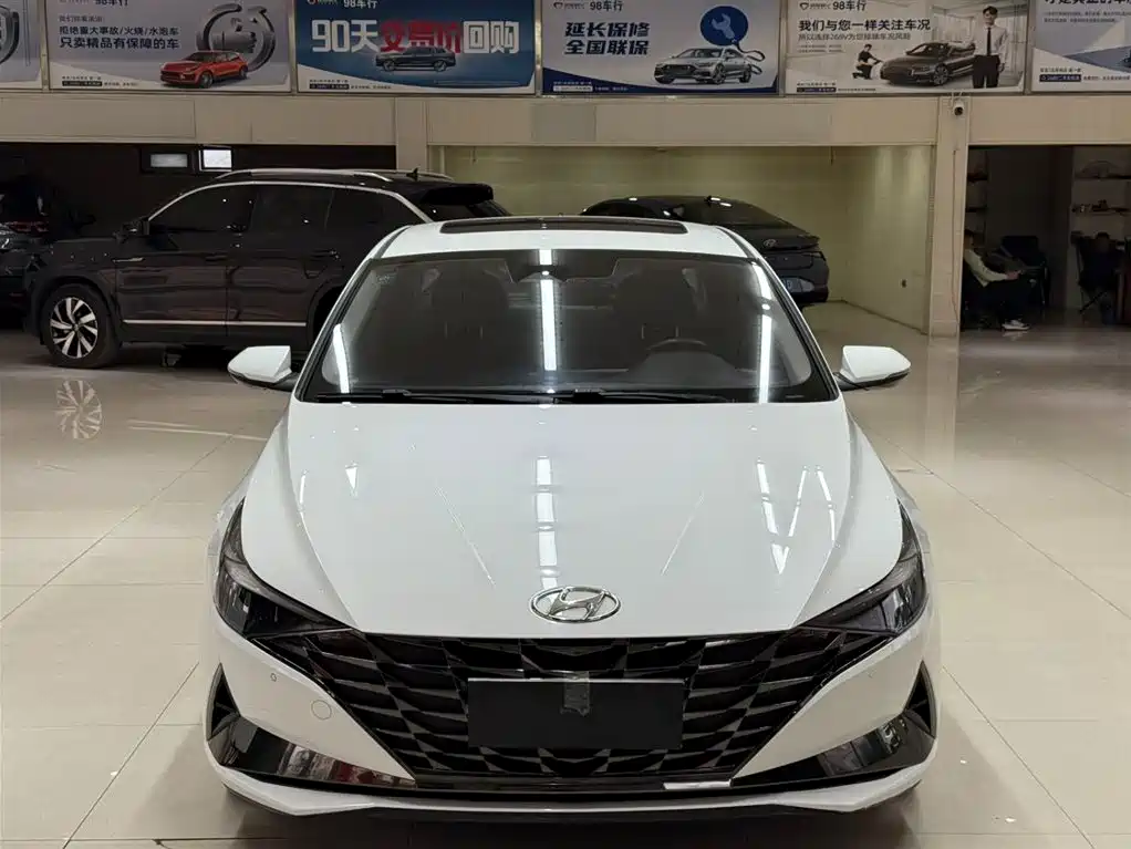 HYUNDAI ELANTRA
