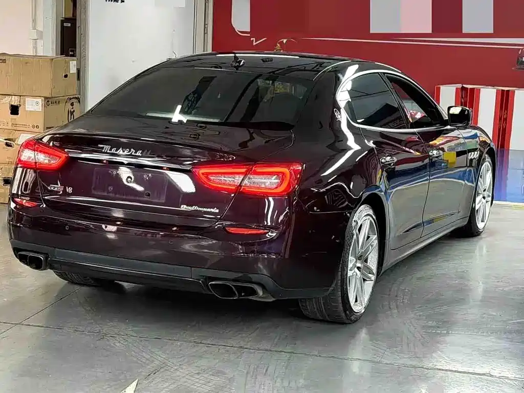 Maserati Quattroporte — миниатюра 7