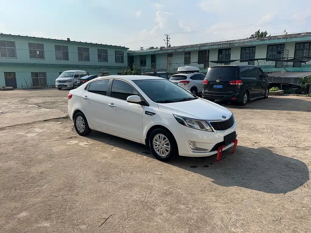 Kia K2 2012 1.4L MT GLS