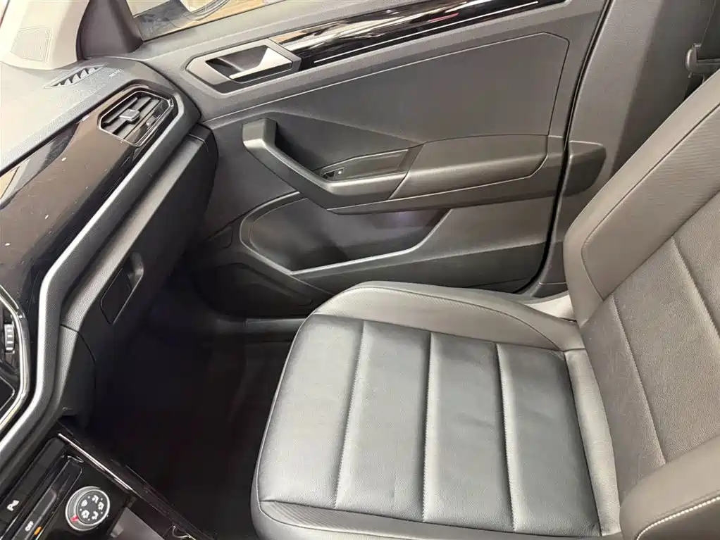 VOLKSWAGEN T ROC EXPLORING SONGS