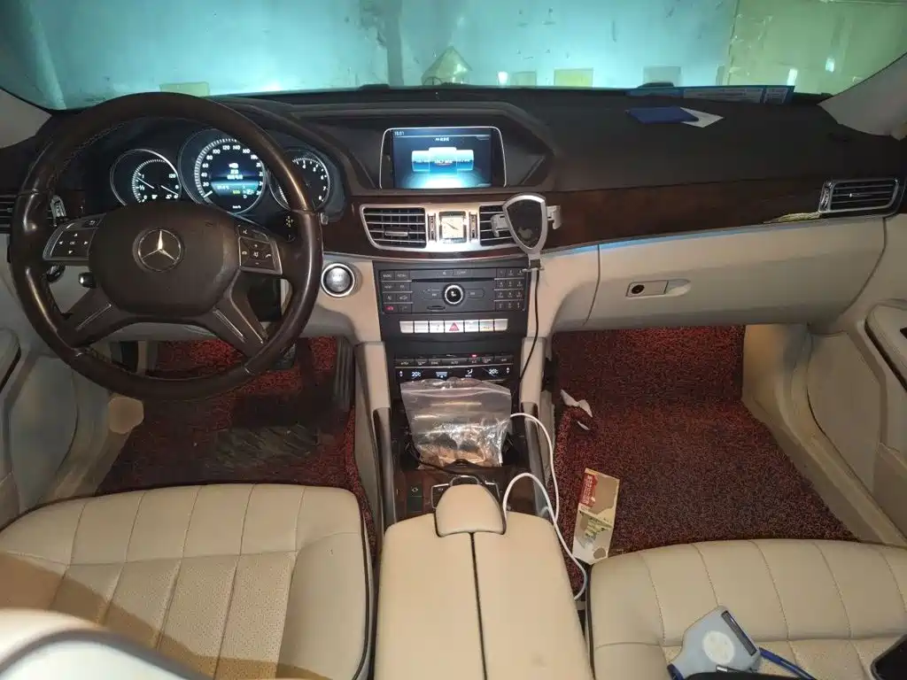 Mercedes-Benz E-Class — миниатюра 10