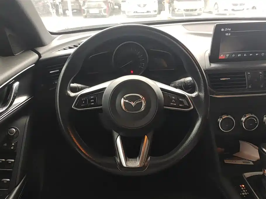 MAZDA CX 4