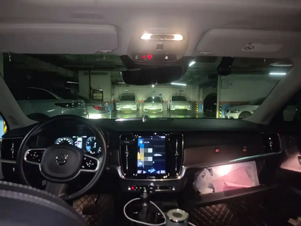 Volvo V90 — миниатюра 10