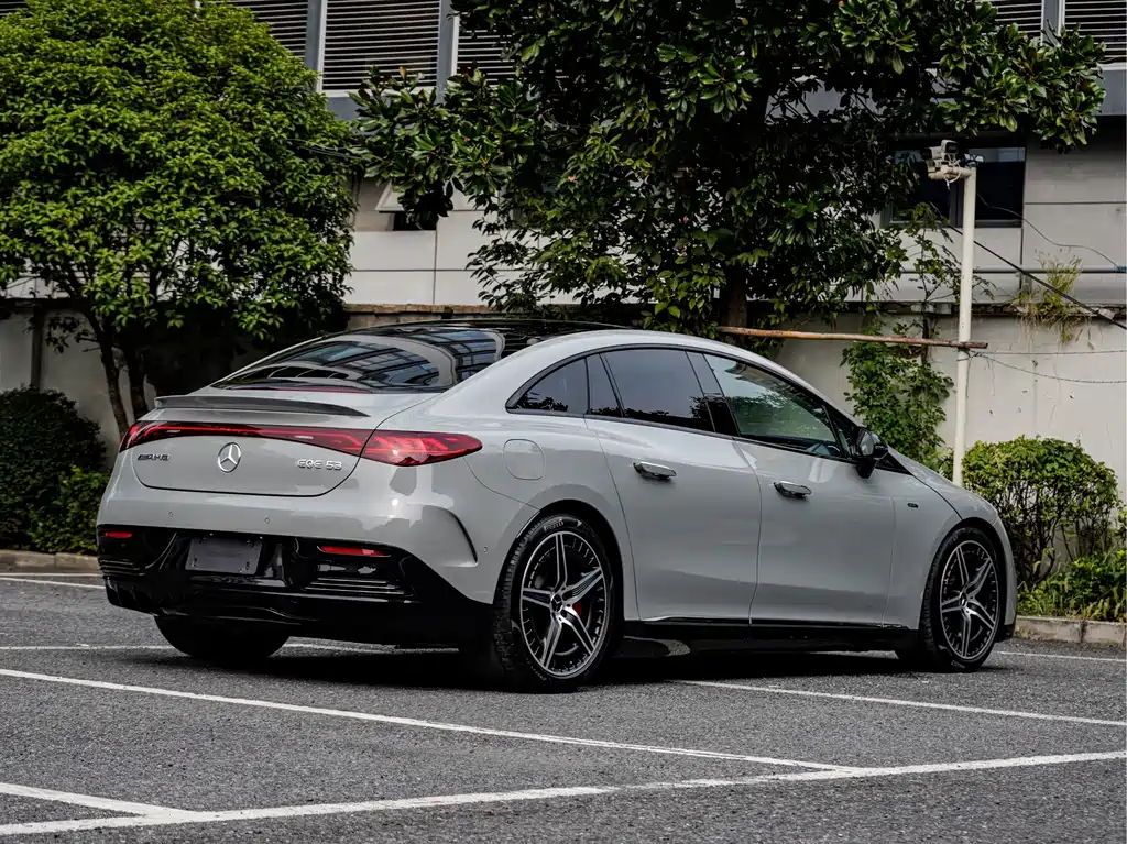 Mercedes-Benz EQE AMG — миниатюра 6