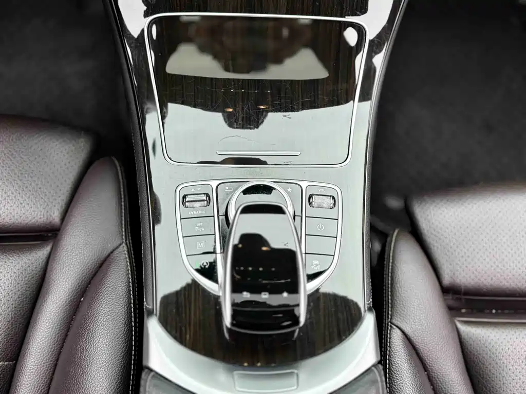 Mercedes-Benz GLC — миниатюра 12