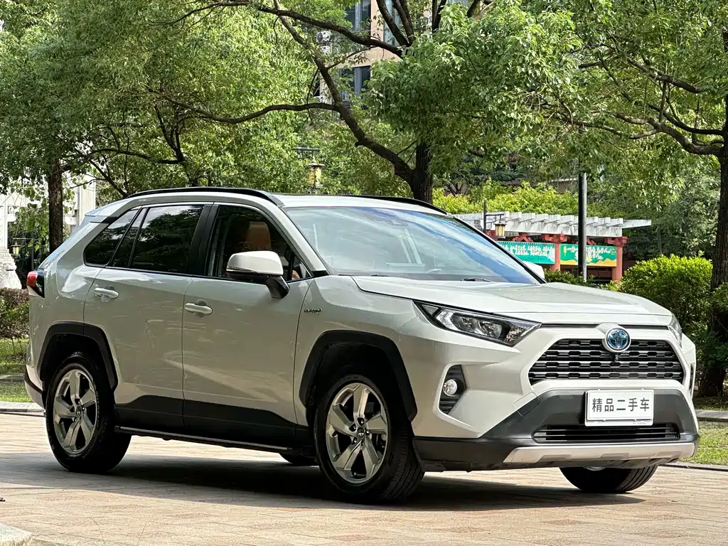 Toyota RAV4 — миниатюра 3