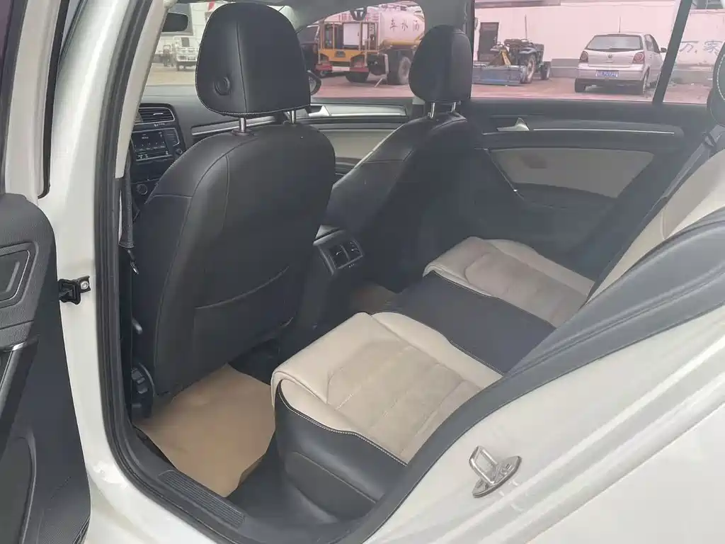 Volkswagen Golf — миниатюра 10