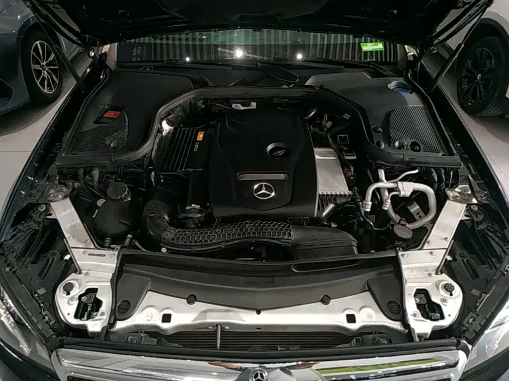 Mercedes-Benz E-Class — миниатюра 16