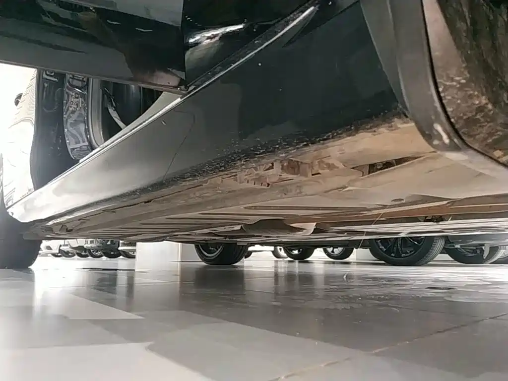 Mercedes-Benz E-Class — миниатюра 19
