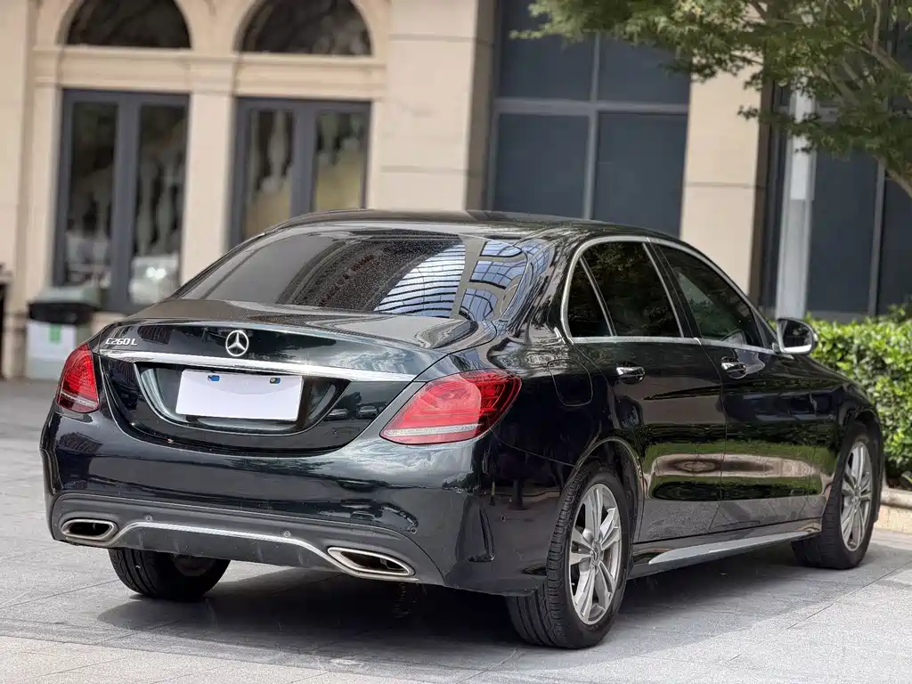 Mercedes-Benz C-Class — миниатюра 12