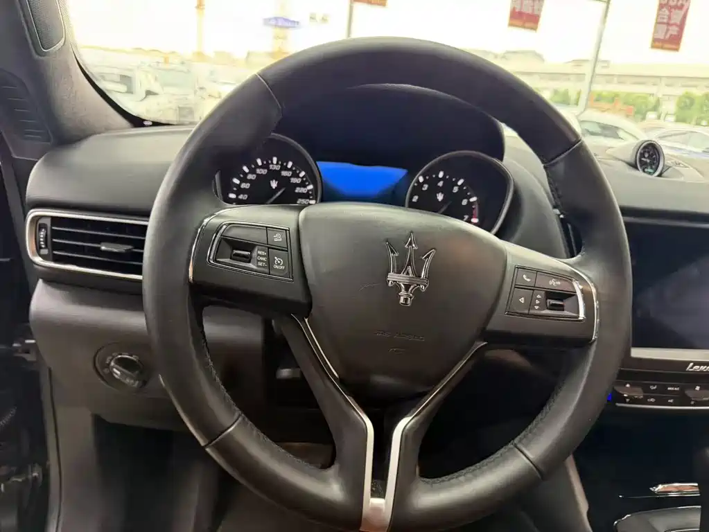 Maserati Levante — миниатюра 8