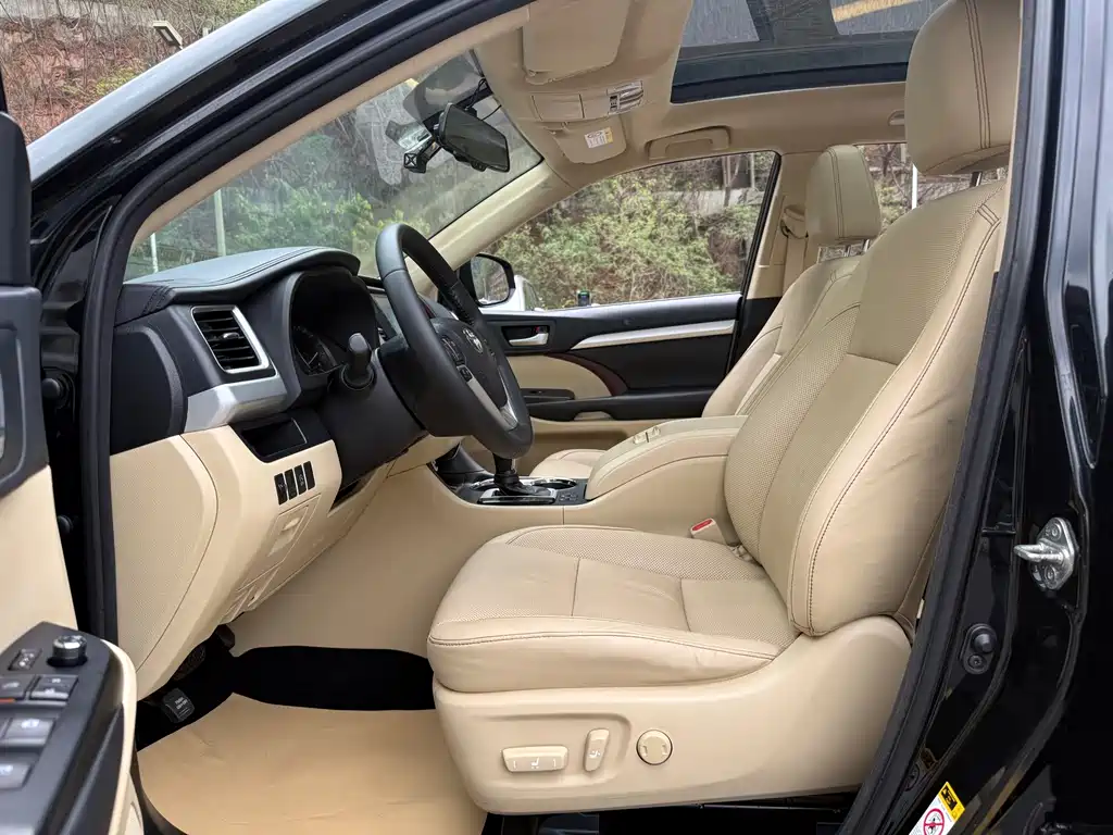 Toyota Highlander 2017 2.0T Luxury 7 мест