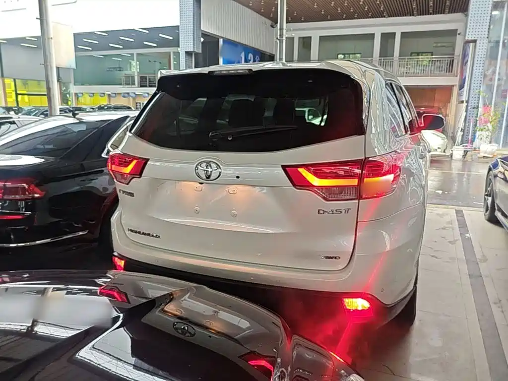 Toyota Highlander — миниатюра 6