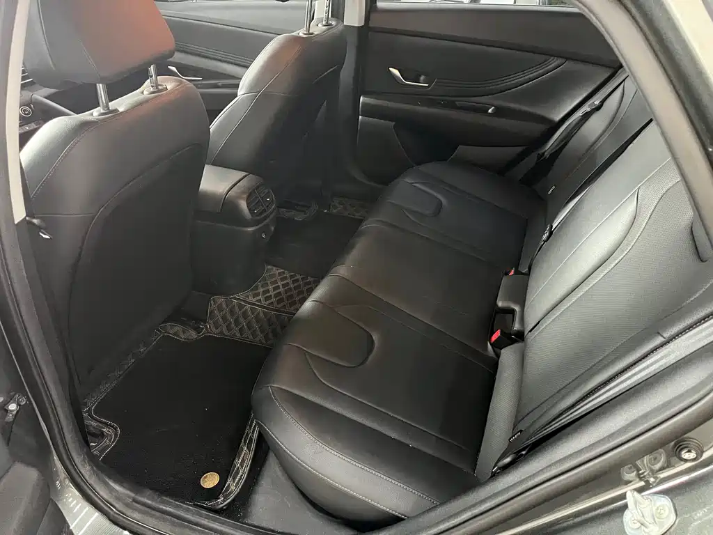Hyundai Elantra 2023 1.5L CVT LUX Luxury