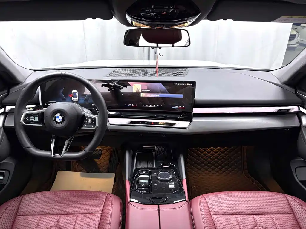 BMW 5 Series — миниатюра 6