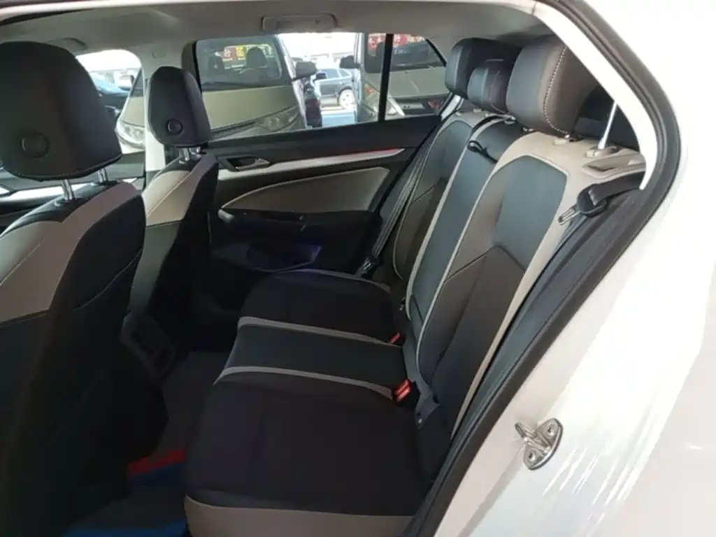 Volkswagen Golf — миниатюра 17