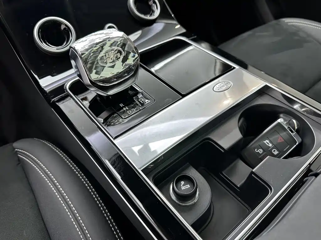 Land Rover Velar — миниатюра 18