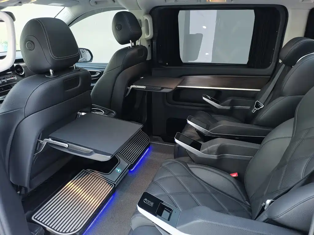 MERCEDES-BENZ V CLASS