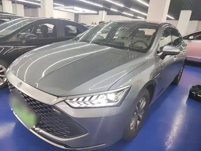 2025 BYD Qin