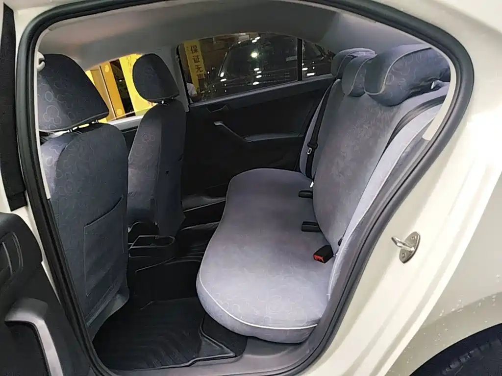 Volkswagen Santana — миниатюра 17
