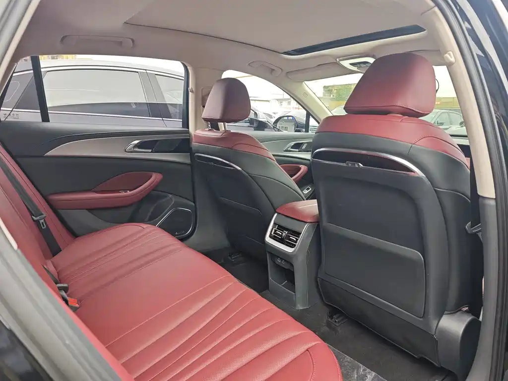 Hongqi Hongqi H5 — миниатюра 9