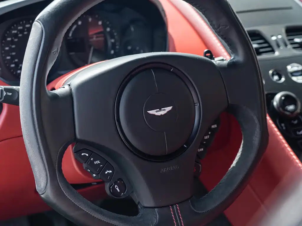 Aston Martin Vanquish — миниатюра 20