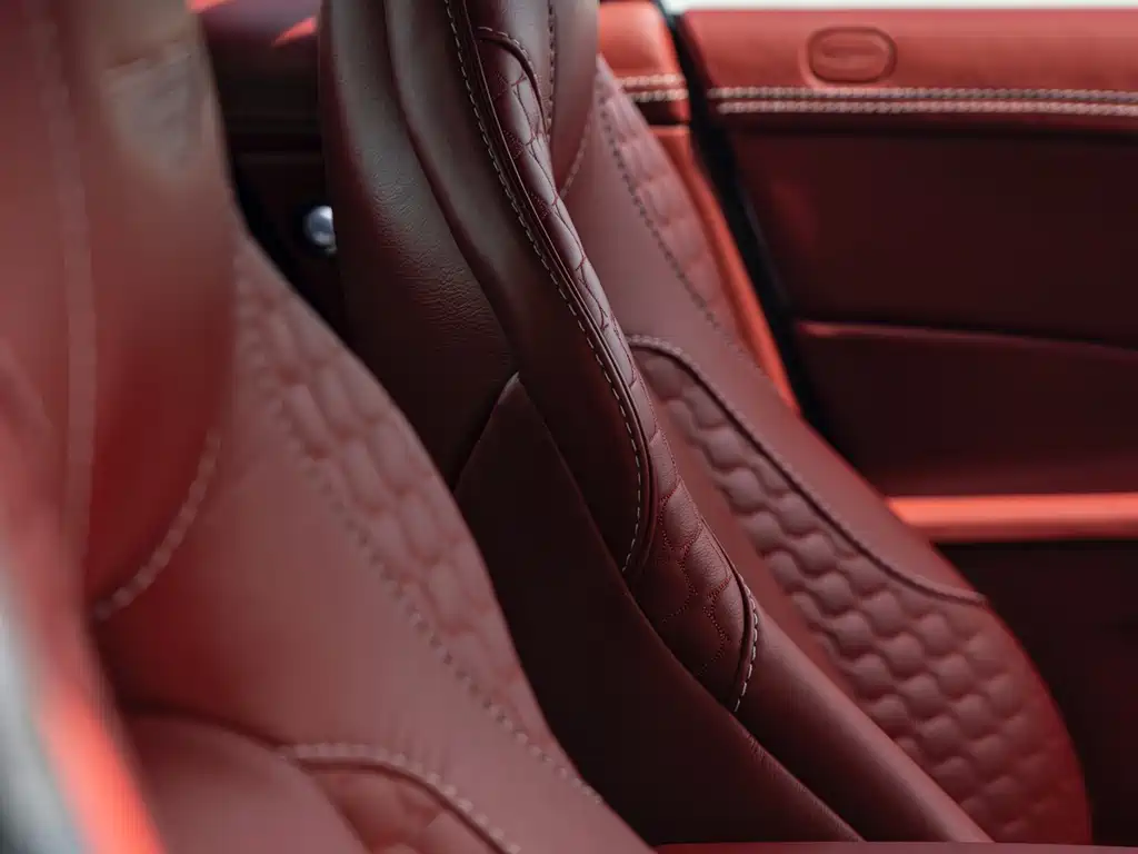 Aston Martin Vanquish — миниатюра 29