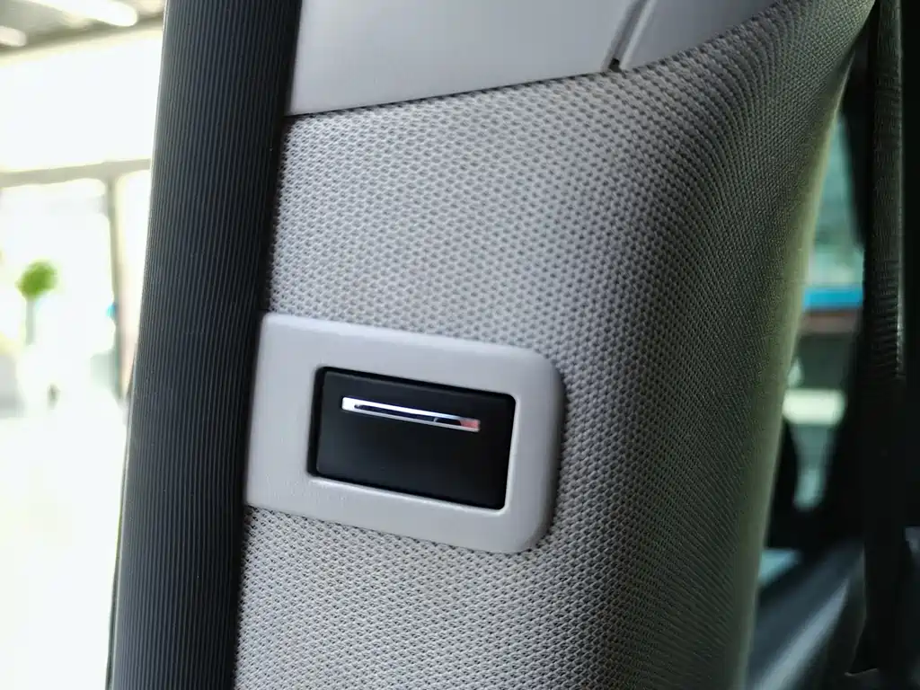 MERCEDES-BENZ V CLASS