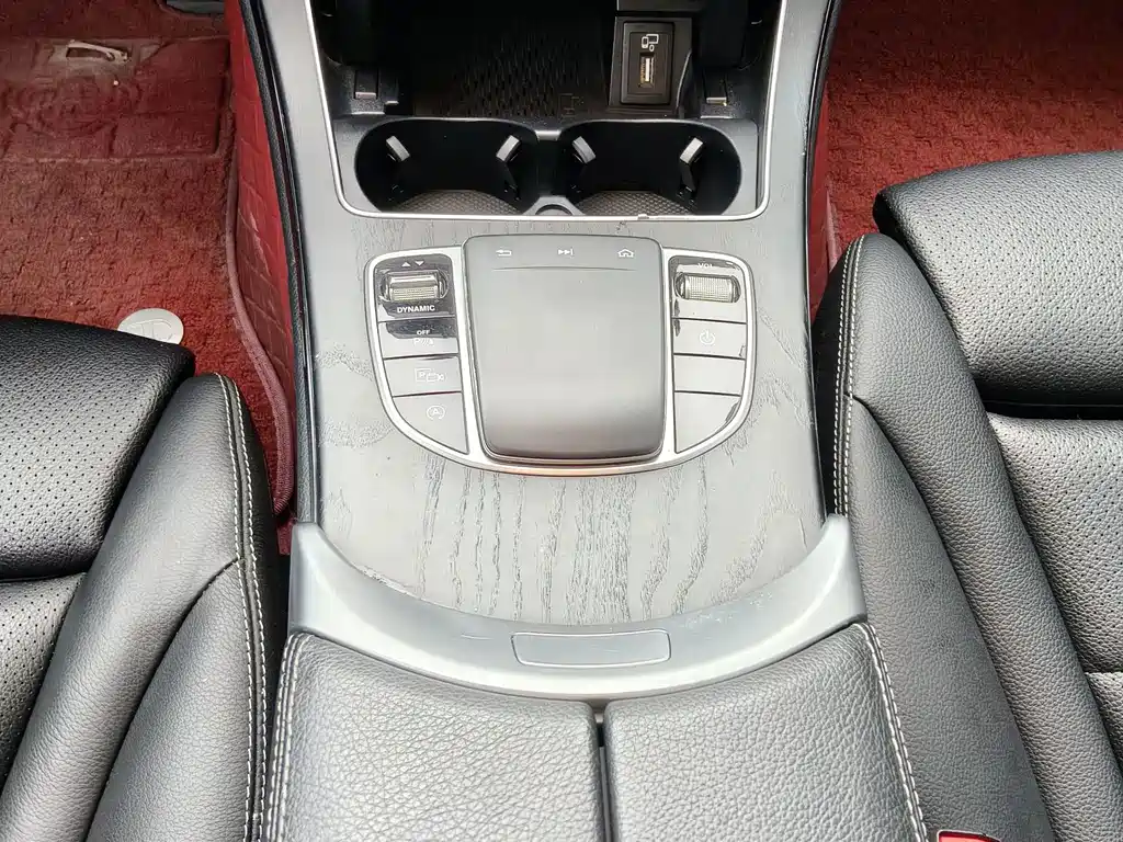 Mercedes-Benz C-Class — миниатюра 11
