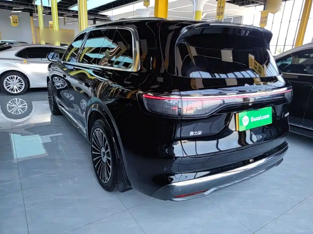 Aito M8 2025 Max+ 53.4kWh 5 мест (192 ）