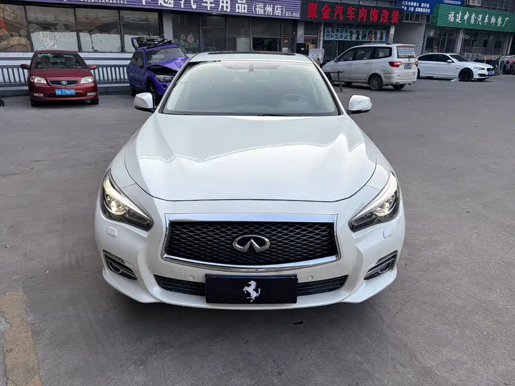 INFINITI Q50L