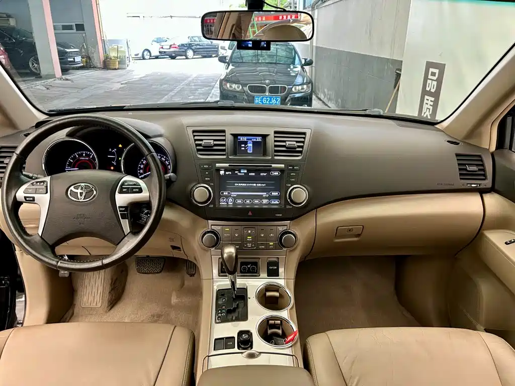 Toyota Highlander — миниатюра 9