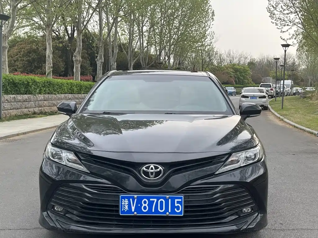 Toyota Camry — миниатюра 2